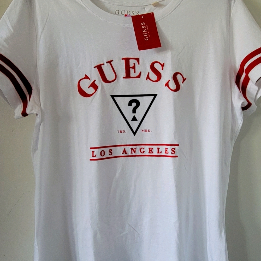 GUESS t-shirt
